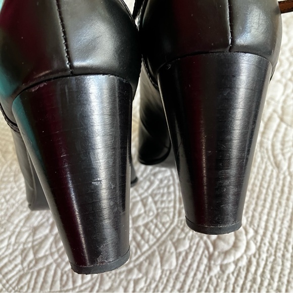 EUC VTG Jean Paul Barriol black leather pump w/ankle strap & bows - Picture 11 of 14